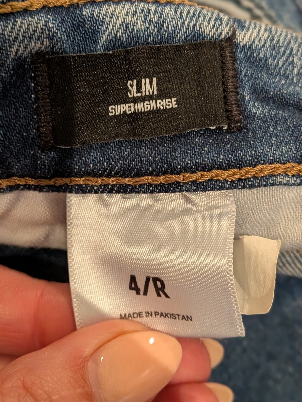 Dark Wash Blue Slim Super High-Rise Straight Jeans (Size 4/R) - Picture 3 of 9